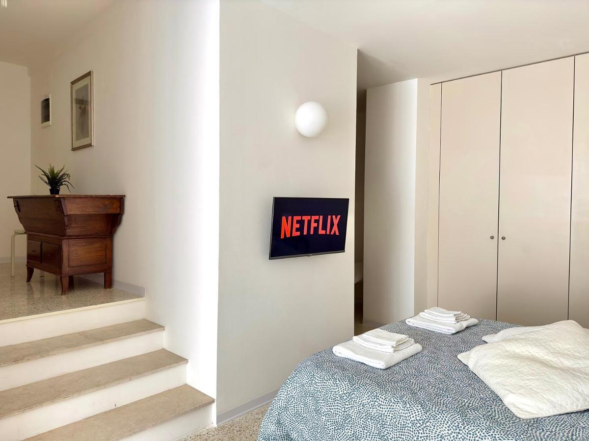 Minimal Apartment Navigli Milano Ngoại thất bức ảnh