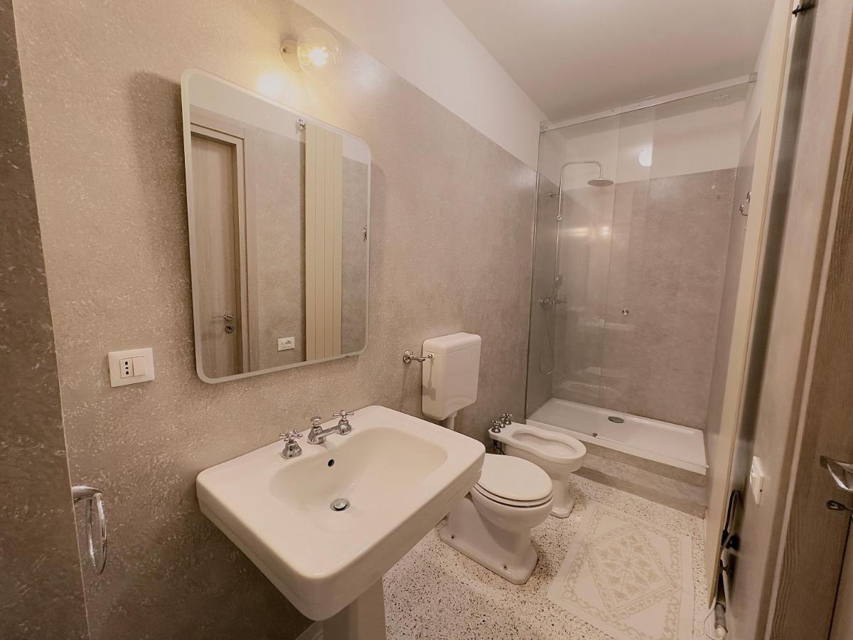 Minimal Apartment Navigli Milano Ngoại thất bức ảnh